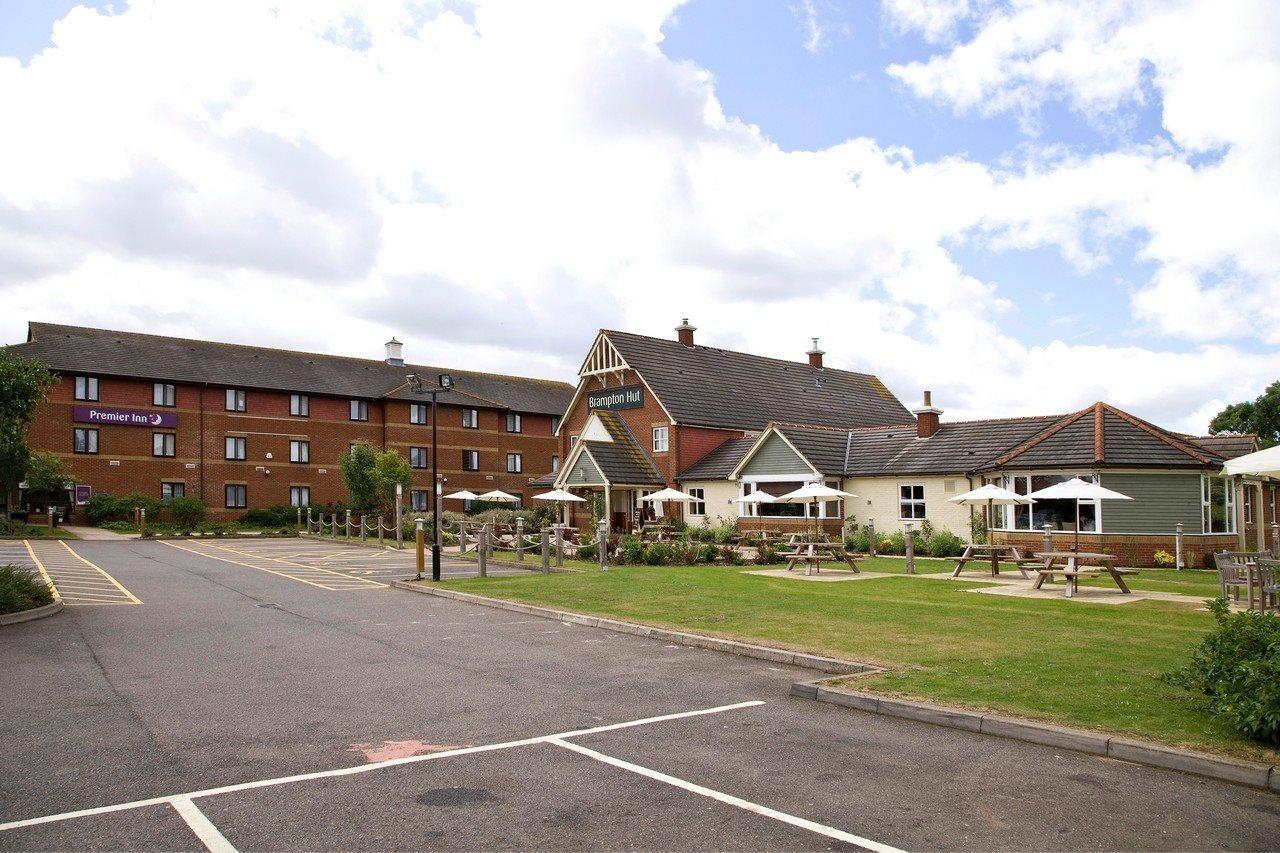 Premier Inn Huntingdon Exterior foto