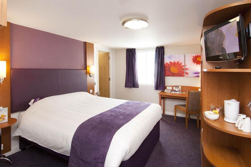 Premier Inn Huntingdon Exterior foto